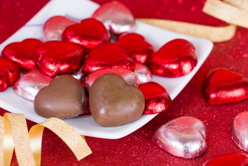Foods to avoid with braces, A picture of chocolates in the shape of hearts